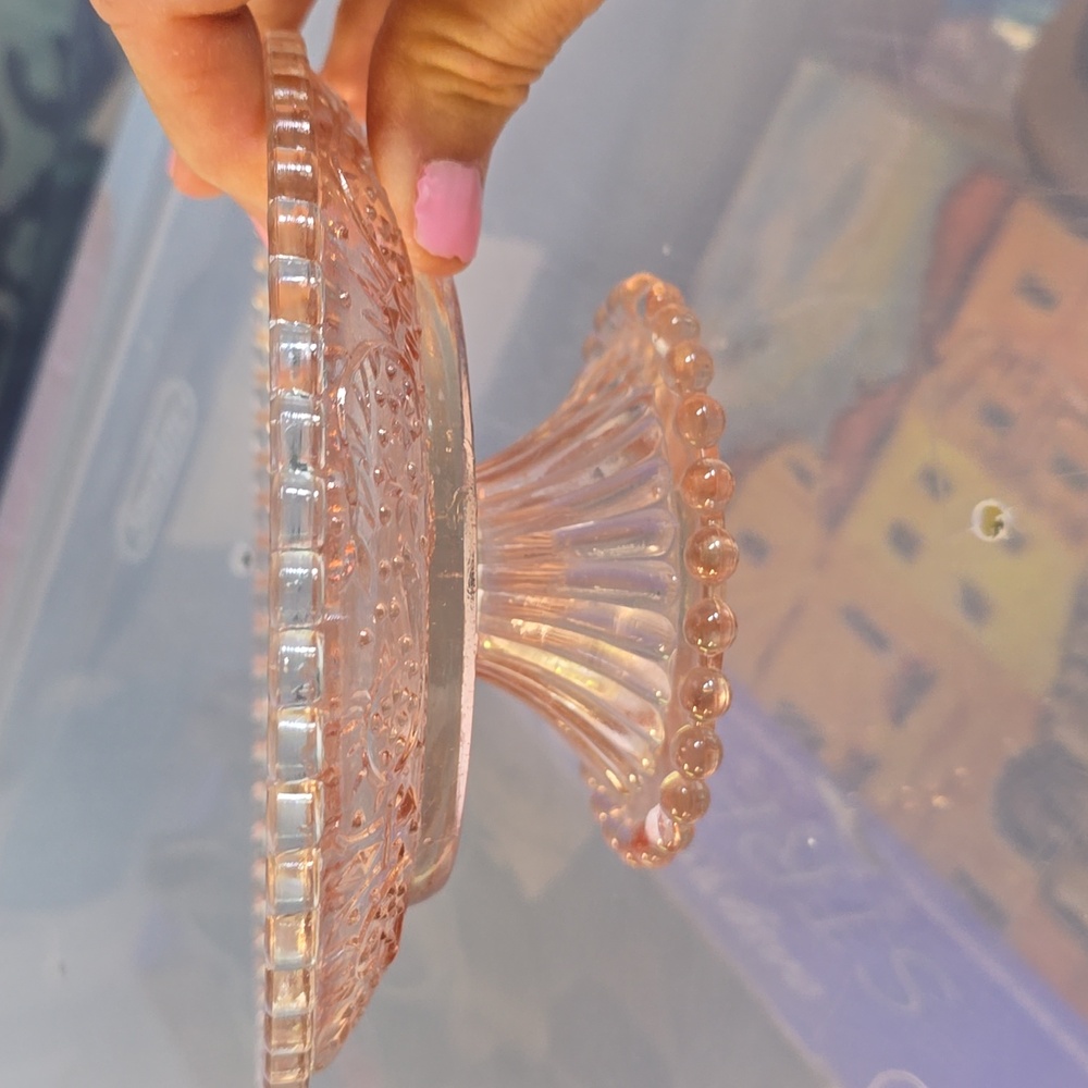 Gorgeous Pink Depression Glass dish - Picture 2 of 4